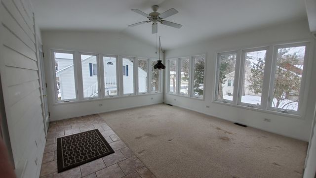 18 Diana Road, Ogden Dunes, IN 46368