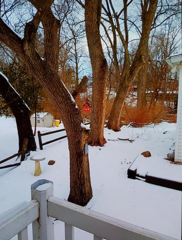 18 Diana Road, Ogden Dunes, IN 46368