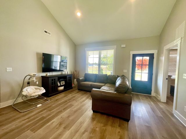 677 Miriah Dr, Mcminnville, TN 37110