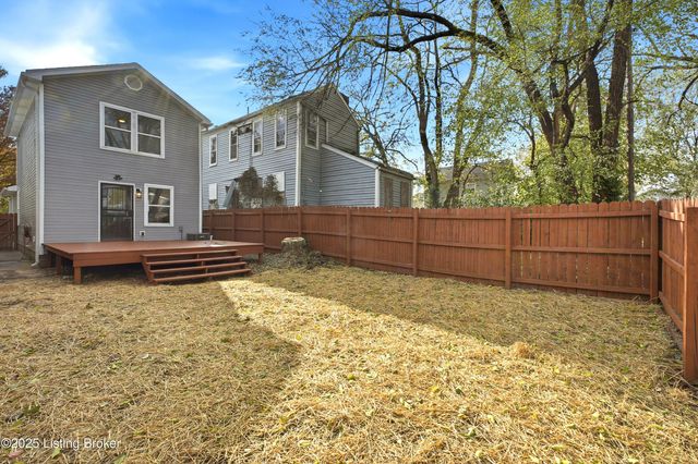 725 Speckert Ct, Louisville, KY 40203