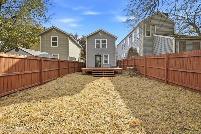 725 Speckert Ct, Louisville, KY 40203