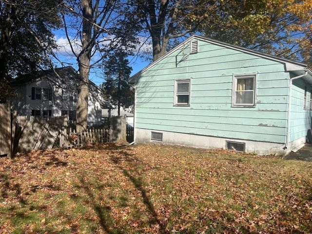 7-B Stevens St, Lawrence, MA 01841