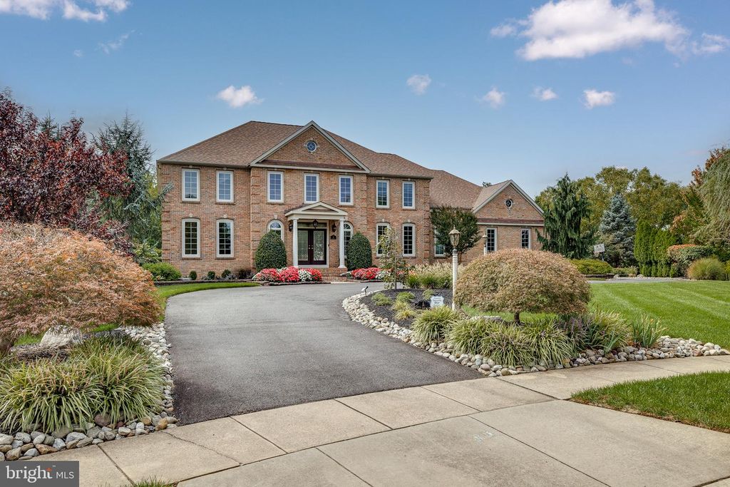 5 WHITE TAIL CT, Moorestown, NJ 08057 — exterior