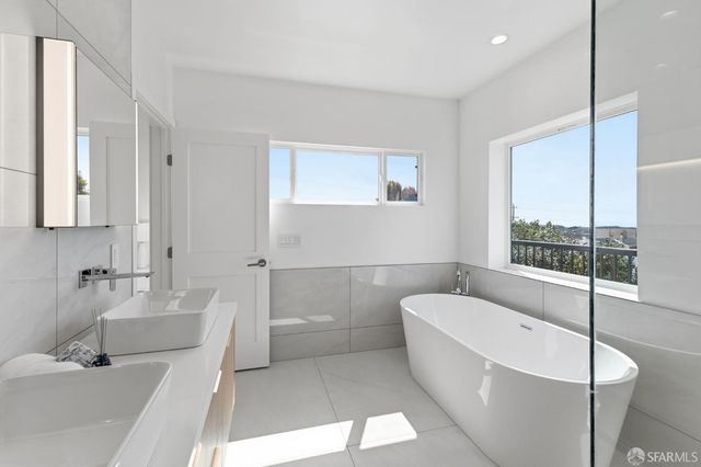 2479 31st Avenue, San Francisco, CA 94116