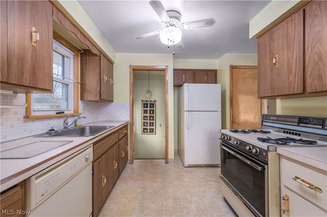 24321 Normandy Drive, Olmsted Falls, OH 44138