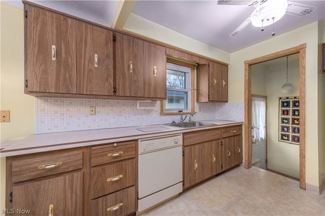 24321 Normandy Drive, Olmsted Falls, OH 44138