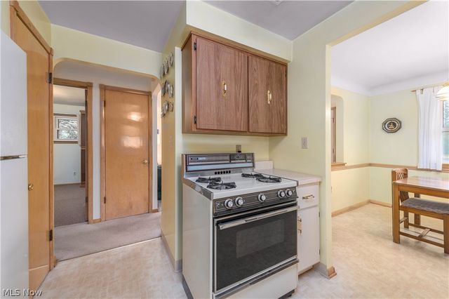 24321 Normandy Drive, Olmsted Falls, OH 44138