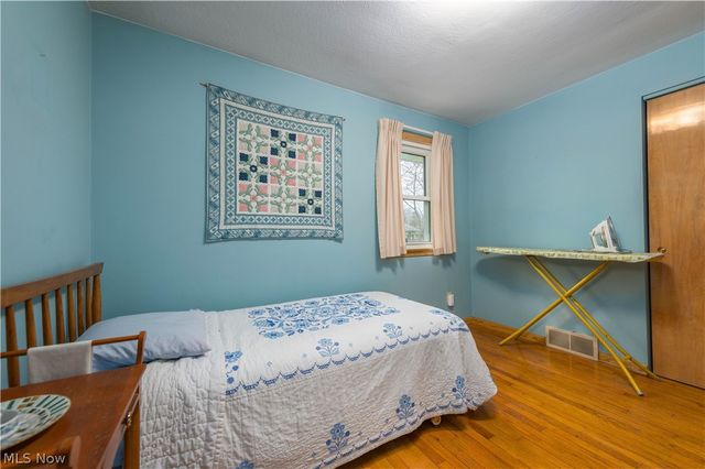 24321 Normandy Drive, Olmsted Falls, OH 44138