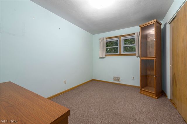 24321 Normandy Drive, Olmsted Falls, OH 44138