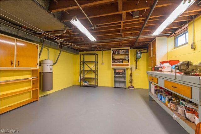 24321 Normandy Drive, Olmsted Falls, OH 44138