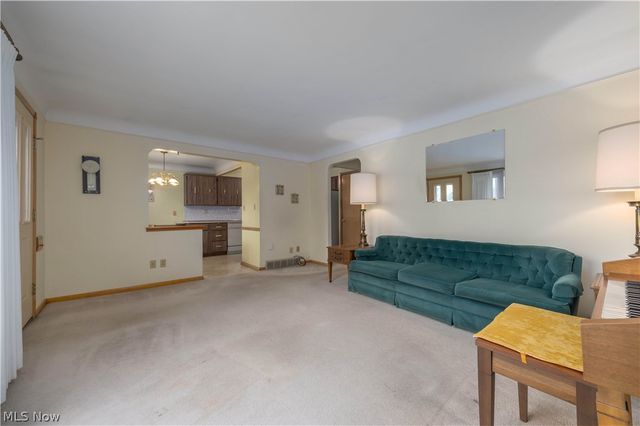 24321 Normandy Drive, Olmsted Falls, OH 44138