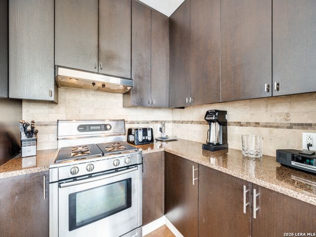 610 E Market St Unit 2711, San Antonio, TX 78205