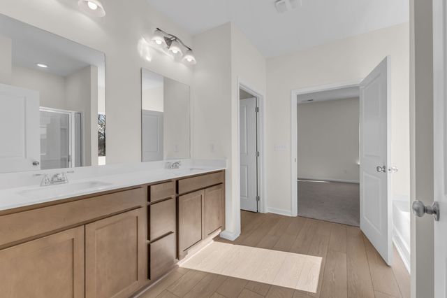 576 Nightengale Ridge Dr, Columbia, TN 38401