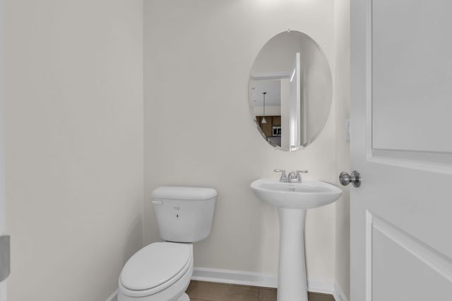 576 Nightengale Ridge Dr, Columbia, TN 38401