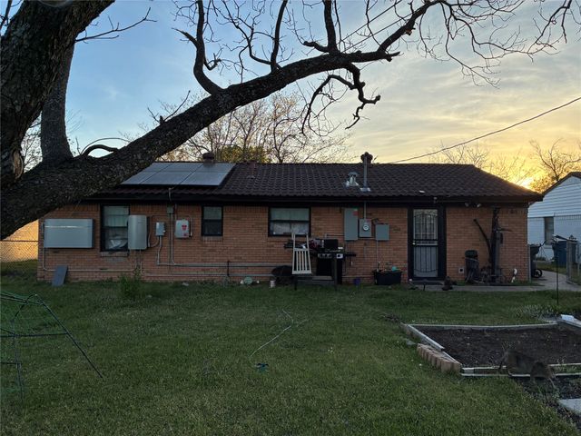 1307 S 1st Street, Corsicana, TX 75110