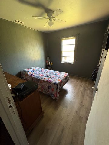 1307 S 1st Street, Corsicana, TX 75110