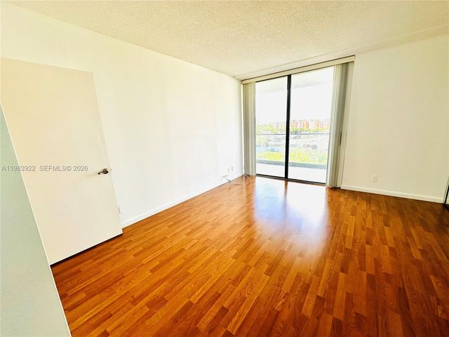 19707 Turnberry Way 5C, Aventura, FL 33180