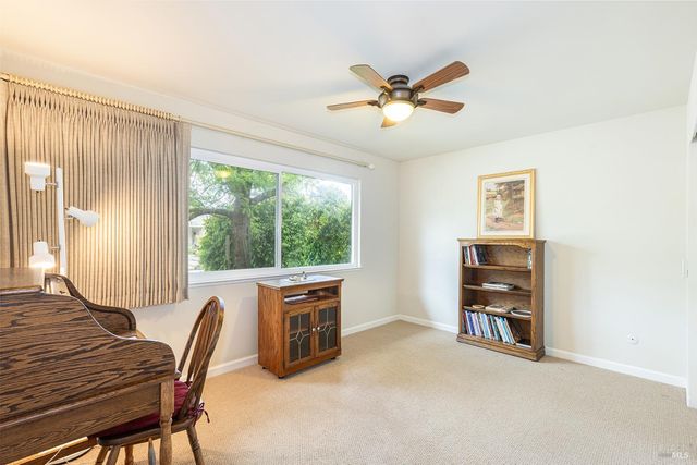 7121 Oak Leaf Dr, Santa Rosa, CA 95409