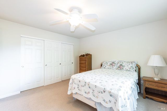 7121 Oak Leaf Dr, Santa Rosa, CA 95409