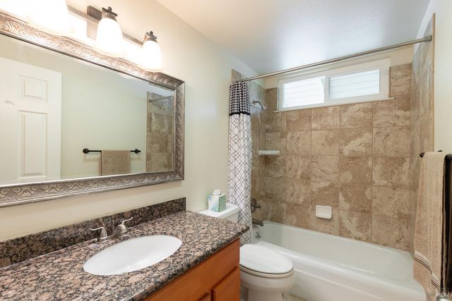 7121 Oak Leaf Dr, Santa Rosa, CA 95409