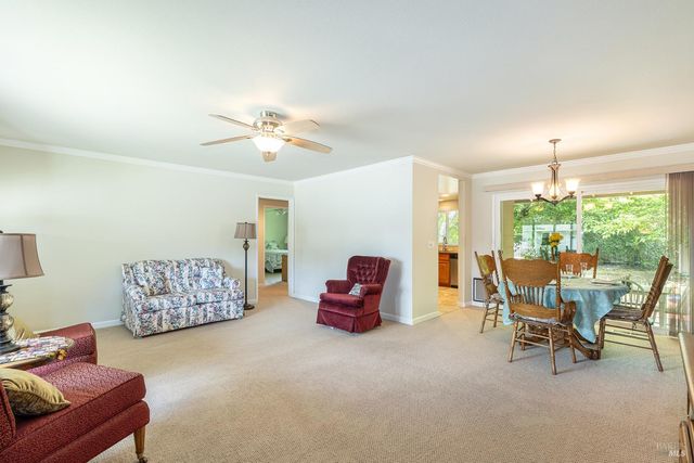 7121 Oak Leaf Dr, Santa Rosa, CA 95409