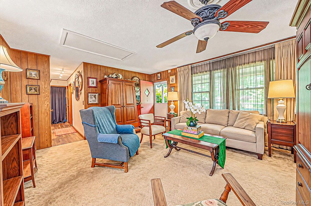 306 Jamaica Avenue, Medford, NY 11763 — photo 5