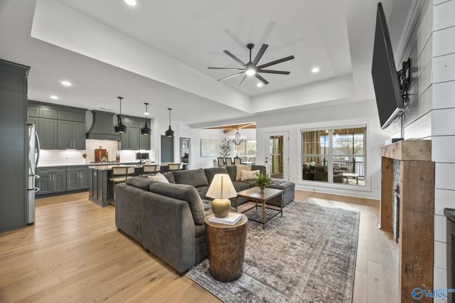 8 Thicket Grove Circle SW, Huntsville, AL 35803