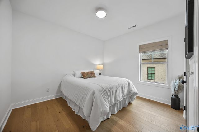 8 Thicket Grove Circle SW, Huntsville, AL 35803