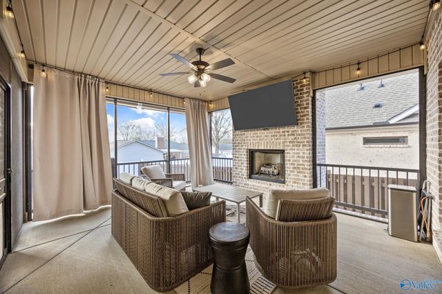 8 Thicket Grove Circle SW, Huntsville, AL 35803