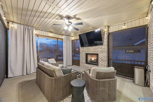 8 Thicket Grove Circle SW, Huntsville, AL 35803