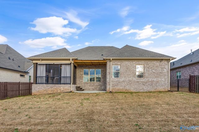 8 Thicket Grove Circle SW, Huntsville, AL 35803