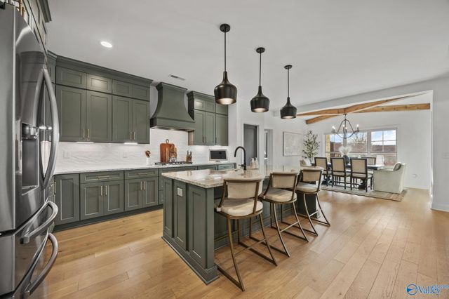 8 Thicket Grove Circle SW, Huntsville, AL 35803