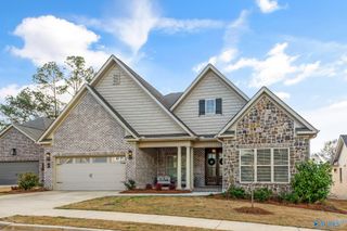 8 Thicket Grove Circle SW, Huntsville, AL 35803