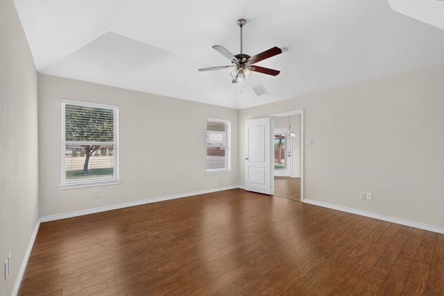 320 Brooks Drive, Nevada, TX 75173