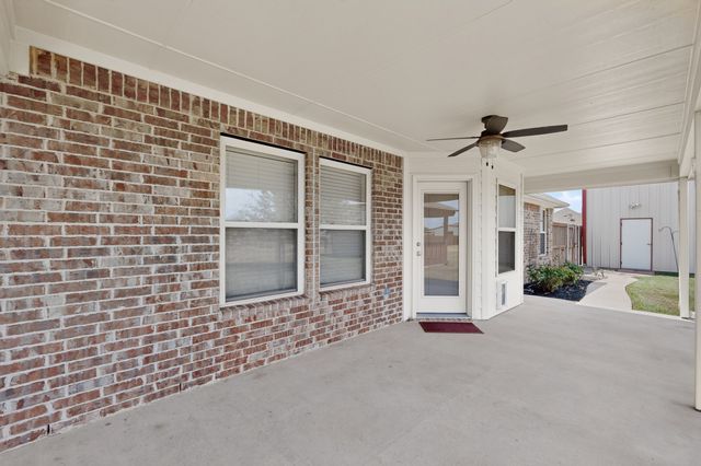 320 Brooks Drive, Nevada, TX 75173