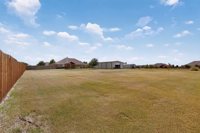 320 Brooks Drive, Nevada, TX 75173