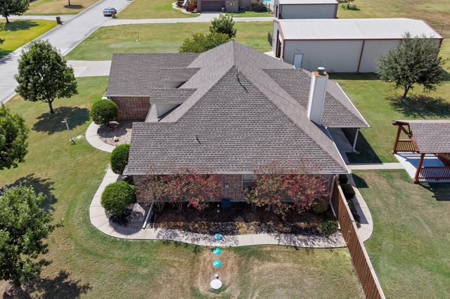 320 Brooks Drive, Nevada, TX 75173