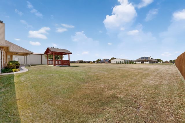 320 Brooks Drive, Nevada, TX 75173
