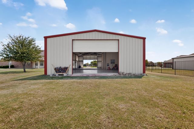 320 Brooks Drive, Nevada, TX 75173