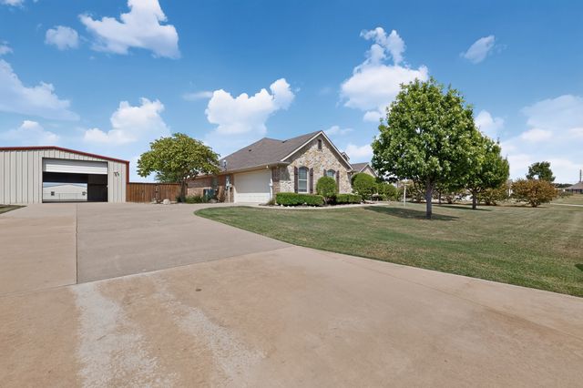 320 Brooks Drive, Nevada, TX 75173
