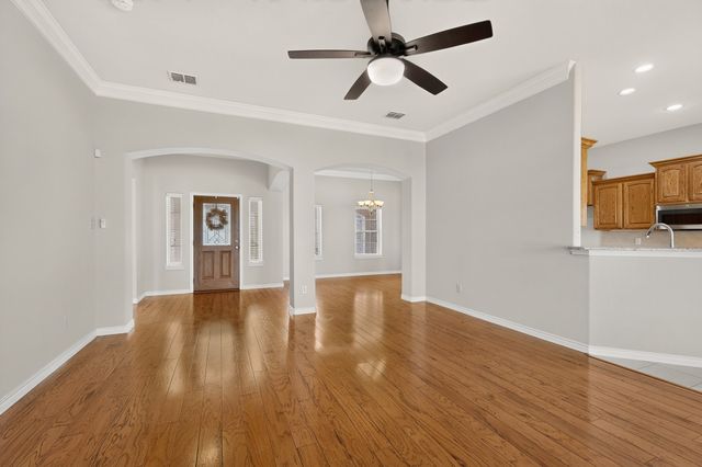 320 Brooks Drive, Nevada, TX 75173