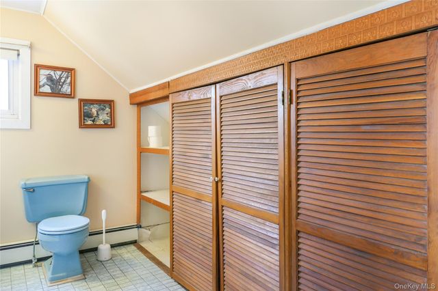 204 E 19th Street, Huntington Station, NY 11746