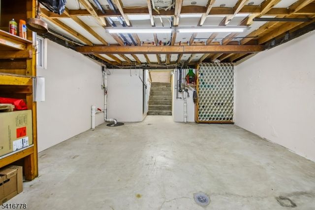 63 Waydell St, Newark City, NJ 07105