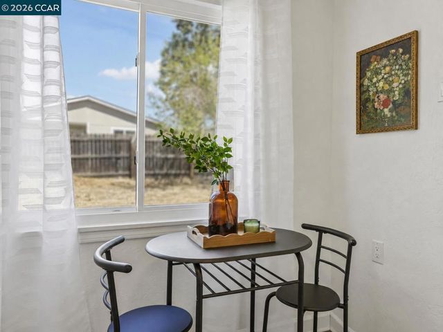 1156 Francine Ct, Concord, CA 94518
