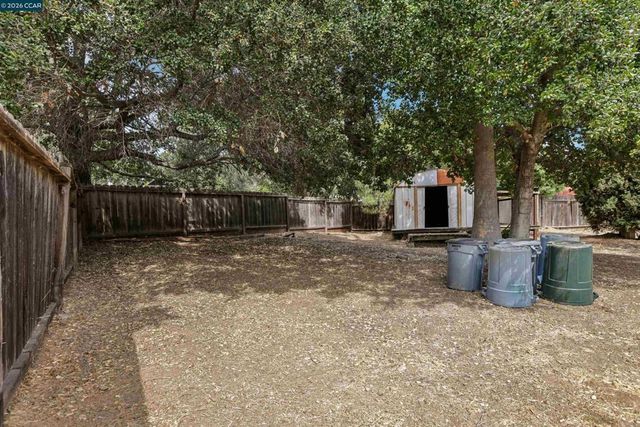 1156 Francine Ct, Concord, CA 94518