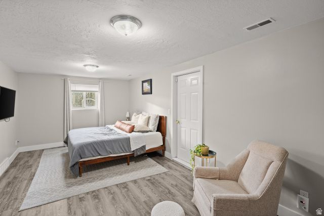 1727 N 2700 W, Clinton, UT 84015