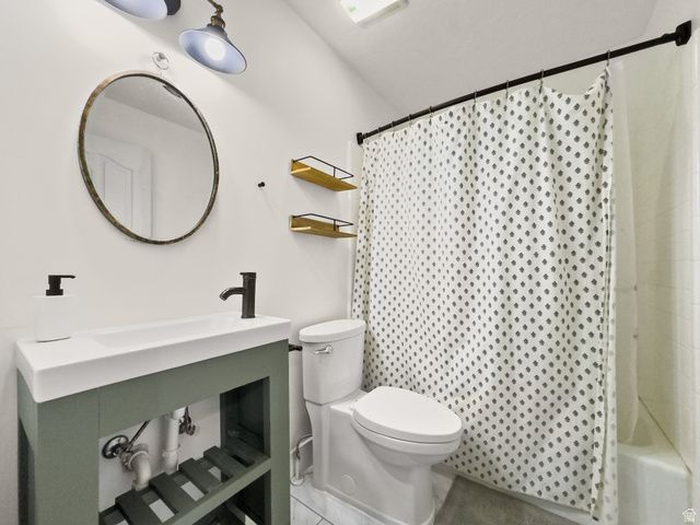 1727 N 2700 W, Clinton, UT 84015