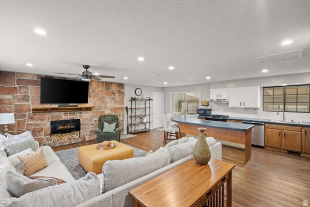 1727 N 2700 W, Clinton, UT 84015