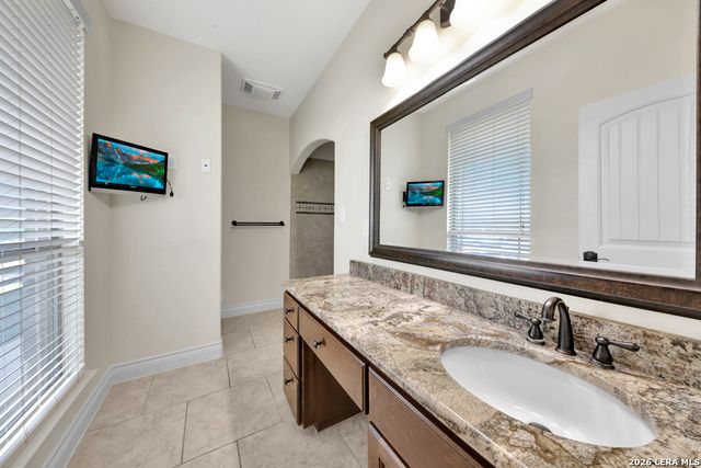 3255 Fm 539, La Vernia, TX 78121