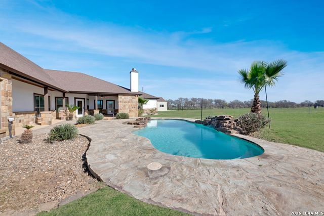 3255 Fm 539, La Vernia, TX 78121